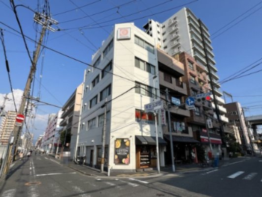 おきつもビルの外観