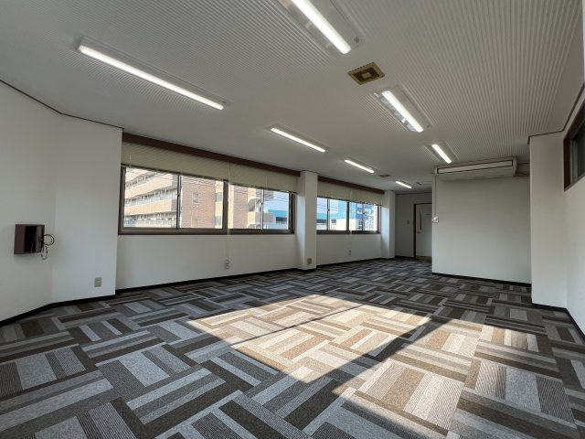 おきつもビルの内装