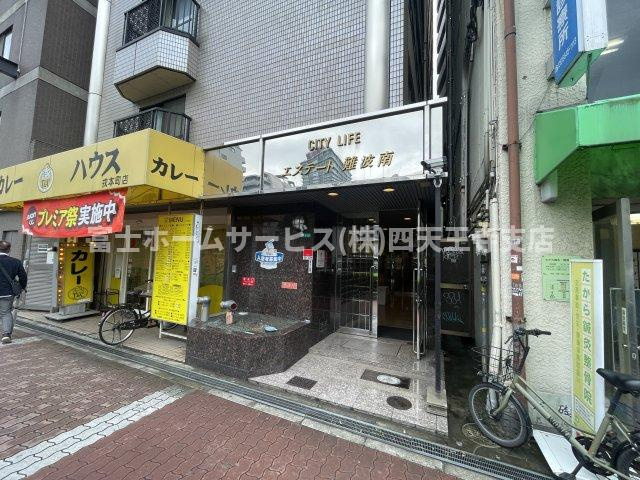シティライフエステート難波南のエントランス