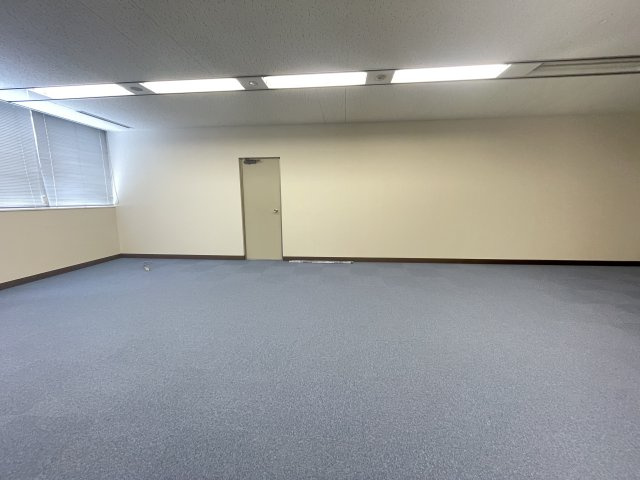 日成建設ビルの内装