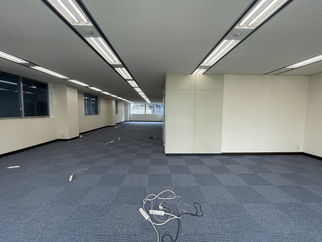 日成建設ビルの内装