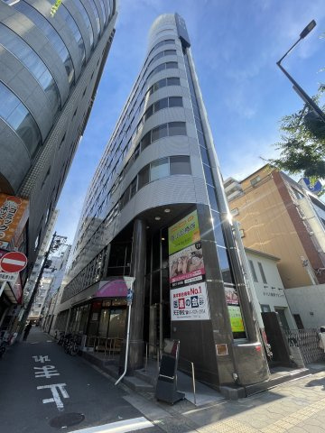 上本町ホールドビルの外観