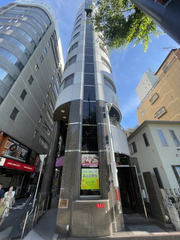 上本町ホールドビルの外観