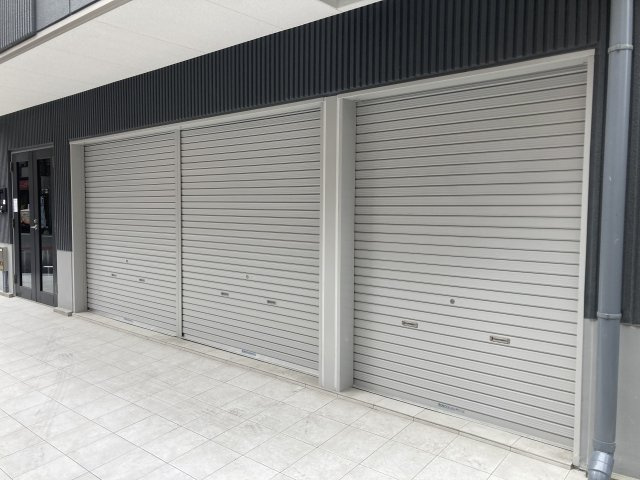 大阪市中央区島之内１丁目の店舗事務所のエントランス