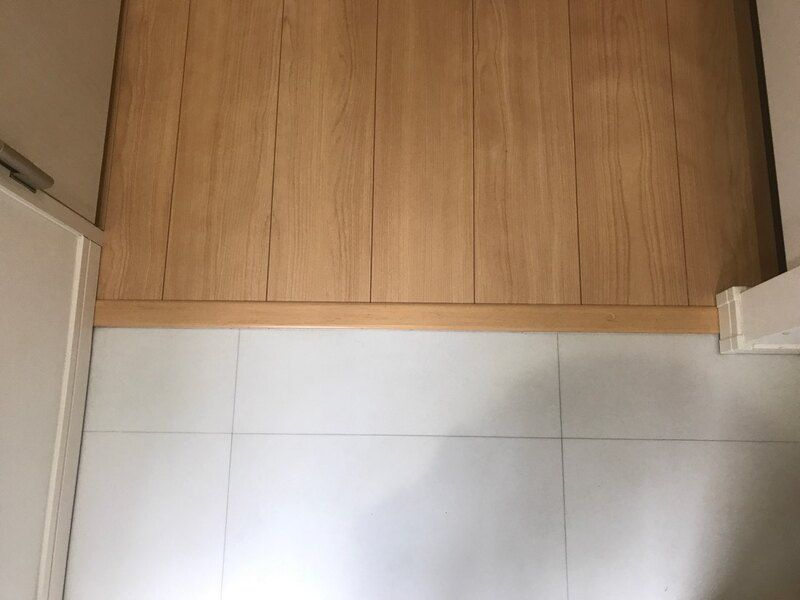 リラ松戸(リラマツド)の玄関