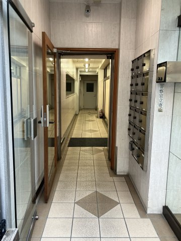 大阪市中央区北久宝寺町２丁目の事務所のエントランス