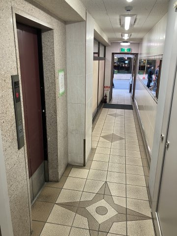 大阪市中央区北久宝寺町２丁目の事務所のエントランス