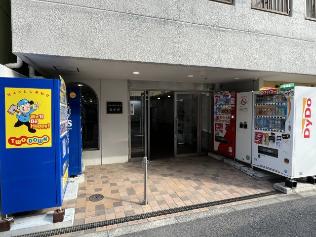 大阪市北区同心１丁目の事務所のエントランス