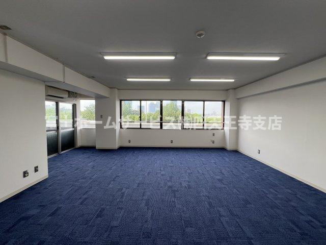 岡田ビルの内装