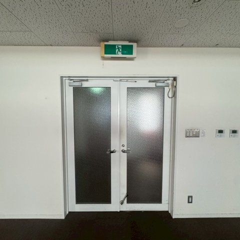 ブルーク長堀橋ビルの玄関