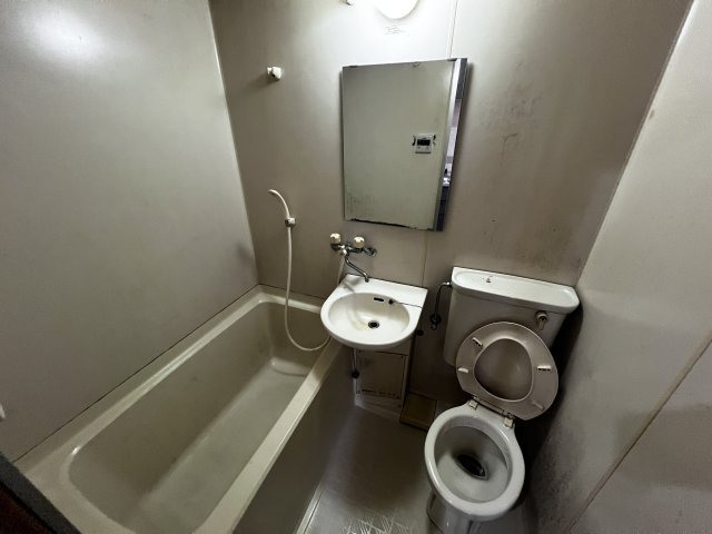 大阪市天王寺区松ケ鼻町の事務所のトイレ