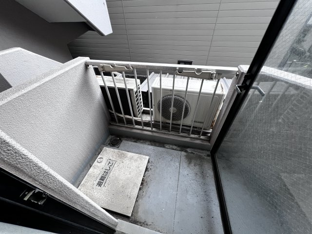 大阪市天王寺区松ケ鼻町の事務所のバルコニー