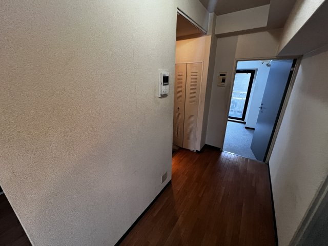 大阪市天王寺区松ケ鼻町の事務所の玄関