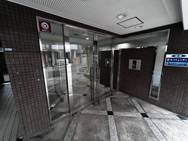 大阪市天王寺区松ケ鼻町の事務所のエントランス