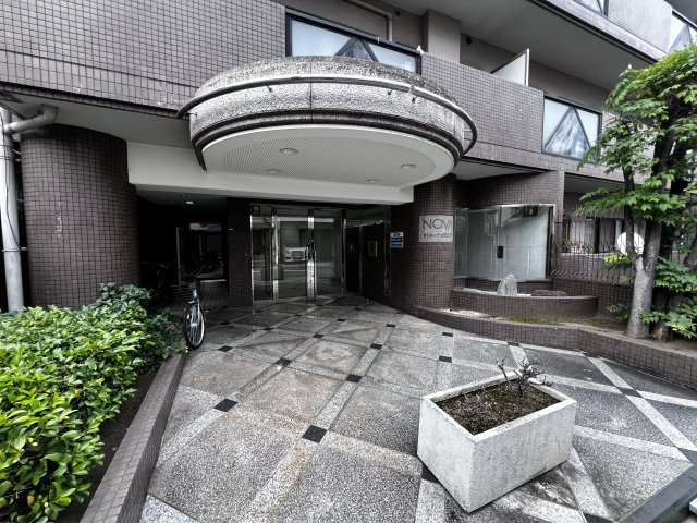 大阪市天王寺区松ケ鼻町の事務所のエントランス