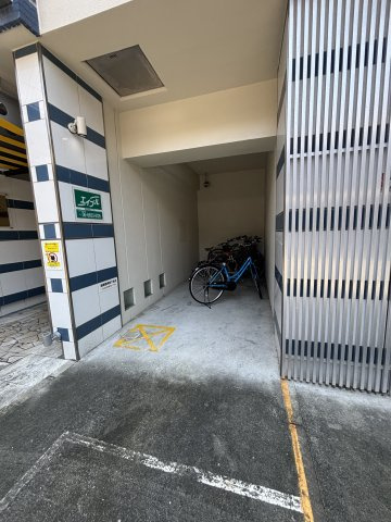 ル・クレール今福の駐車場