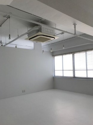 大阪市西区靱本町２丁目の店舗事務所の内装
