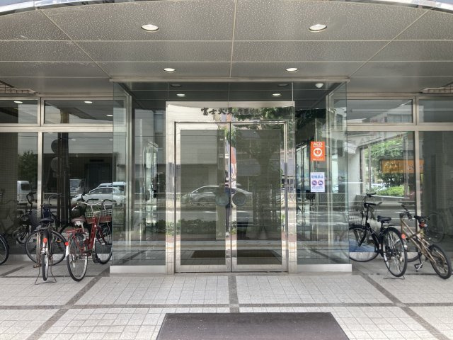 大阪市東成区大今里西１丁目の店舗事務所のエントランス
