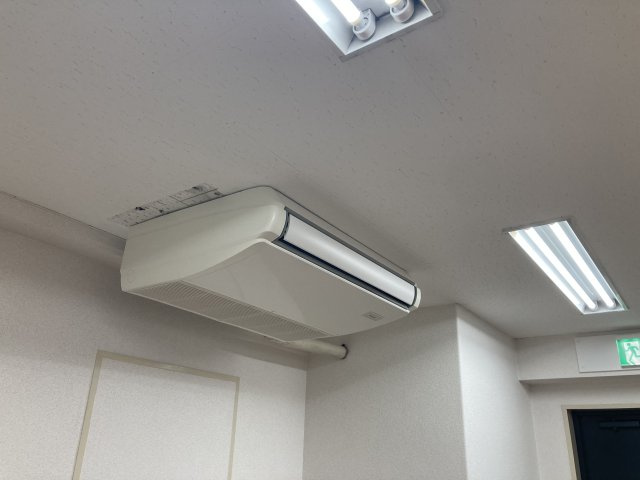 博労町エステートビルの内装