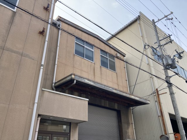大阪市西区境川２丁目の倉庫の外観