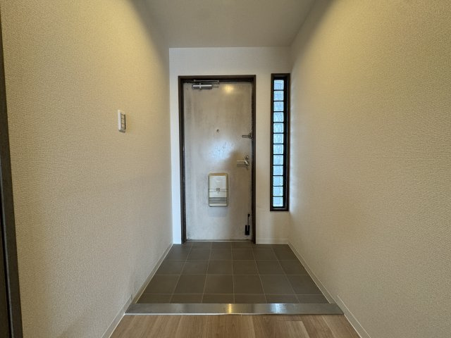 朝日プラザウエスティ神戸の玄関