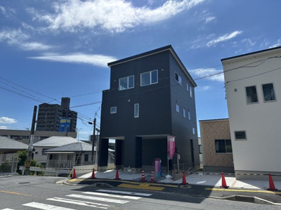 【外観】 | 【府中町浜田本町】駐車2台可♪対面キッチンの広々LDK＆SIC付きの省エネ住宅 | お客様のライフスタイルにあった住空間をワンストップでご提供しています。
住まいに関することは、オールハウスにご相談ください！