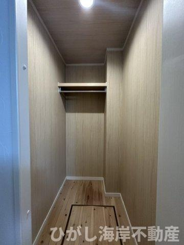 茅ケ崎市東海岸南３丁目　中古戸建の収納|新規リフォーム完了！　ウォークインクローゼット