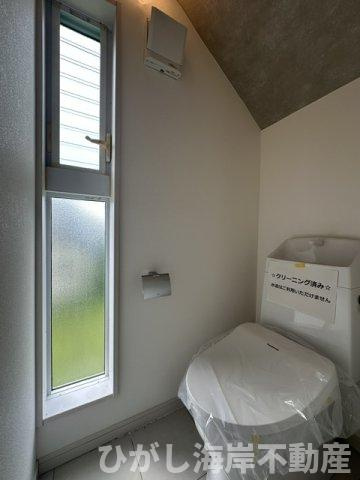 茅ケ崎市東海岸南３丁目　中古戸建のトイレ|新規リフォーム完了！　洗浄機能付きお手洗い