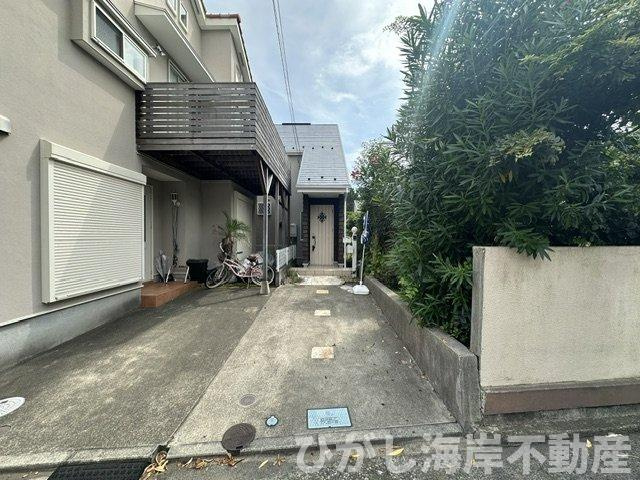 茅ケ崎市東海岸南３丁目　中古戸建の前面道路含む現地写真|新規リフォーム完了！　現地外観