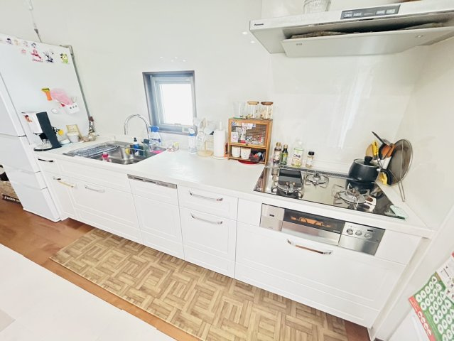長田区御屋敷通5丁目　中古戸建のキッチン|窓が有り自然光で明るいキッチンです。