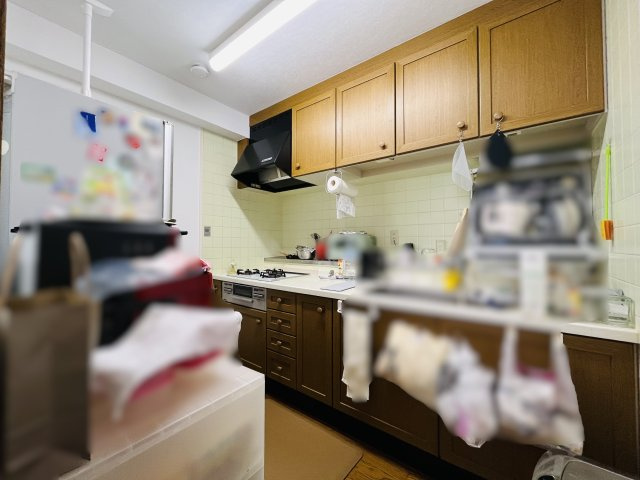 オーガスタコート夙川　4階のキッチン|天板の広いキッチン♪
吊戸棚もあって収納豊富◎