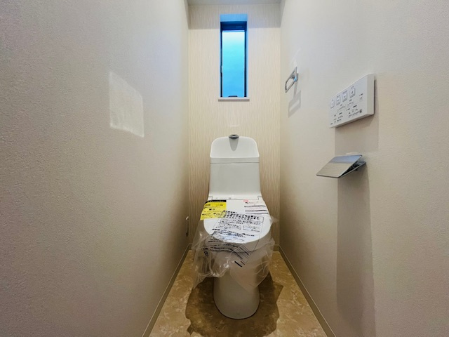 加古川市加古川町寺家新築戸建のトイレ|ゆったりとした空間のトイレです