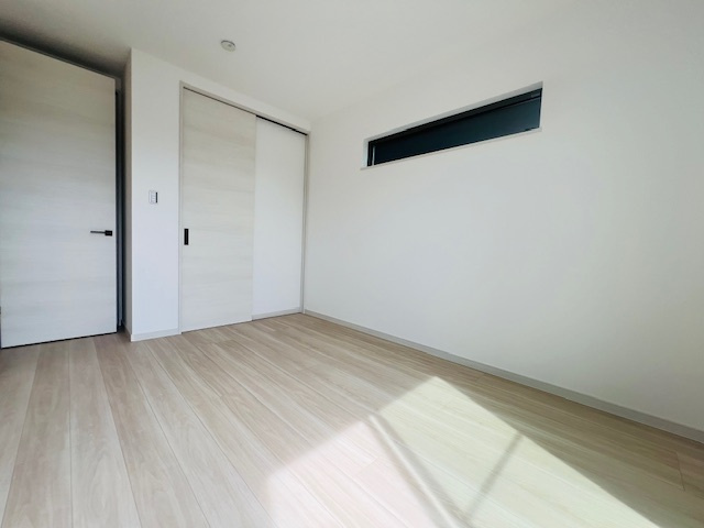 加古川市加古川町寺家新築戸建の洋室|明るい洋室です