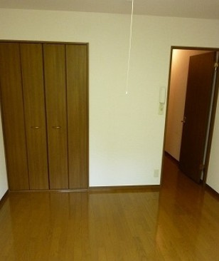 町田市本町田のアパートの居間・リビング