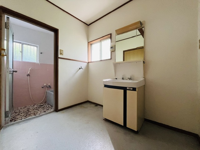 神戸市須磨区妙法寺字兀山の独立洗面台|物件購入の段取りを知りたいお客様には、「ご検討からご契約までの一連の流れ」をお伝えさせて頂きます。初めて物件購入を検討された方は、ぜひご参考になさって下さい。