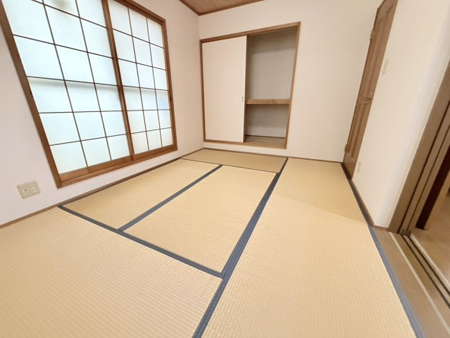 神戸市長田区御屋敷通六丁目中古戸建の和室|世代やライフスタイルによって様々な使い方ができる和室があります。