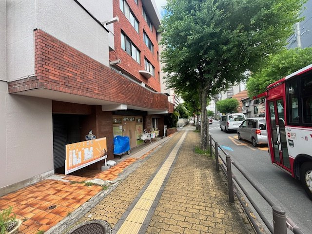 ラフォール寝屋川の駐車場