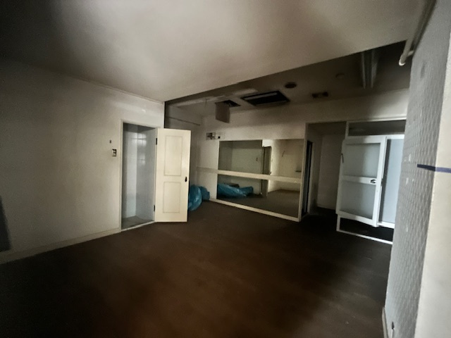 ラフォール寝屋川の居間・リビング