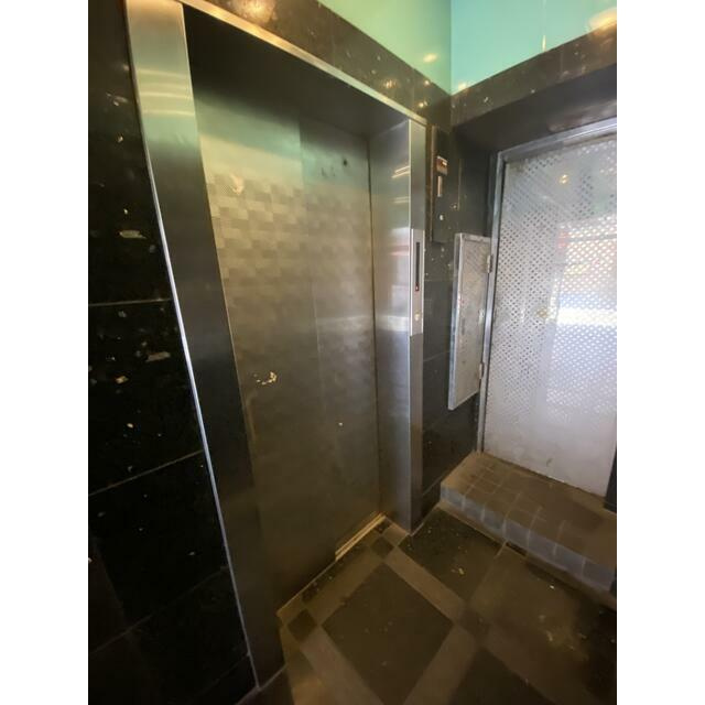 慶州館ビル３階のその他共用部分|エレベータ