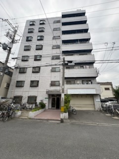 日榮ビル3号館1階