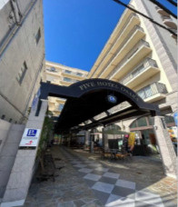 FIVEHOTELOSAKA1階（敷地内）