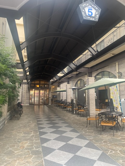 FIVEHOTELOSAKA1階（敷地内）