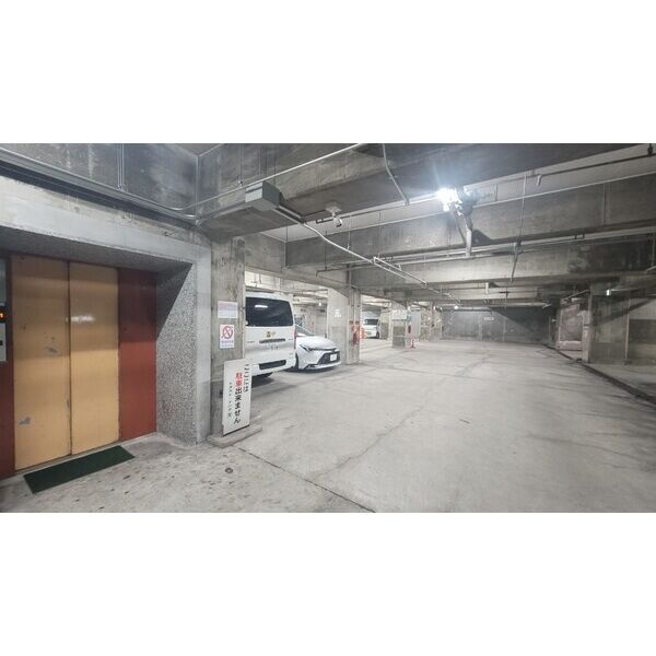 新大阪コーポビアネーズの駐車場