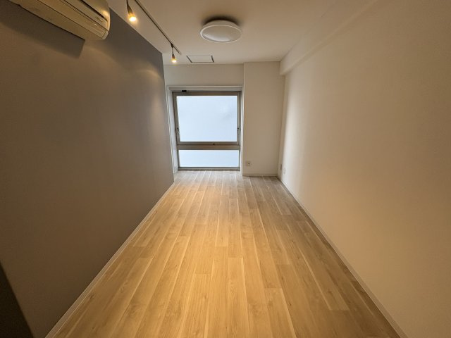 大阪市淀川区西中島６丁目の店舗事務所の居間・リビング