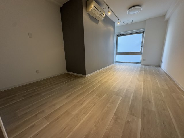 大阪市淀川区西中島６丁目の店舗事務所の居間・リビング
