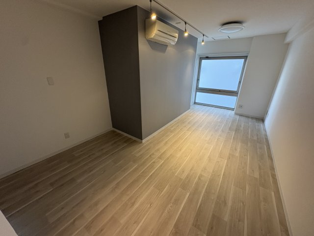 大阪市淀川区西中島６丁目の店舗事務所の居間・リビング