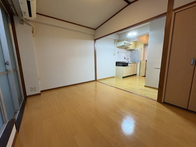 メゾン扇町の居間・リビング