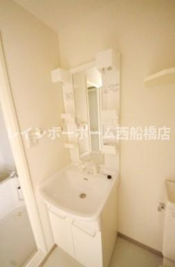 浦安市北栄３丁目のアパートの洗面所