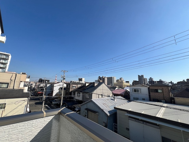 神戸市長田区四番町二丁目中古戸建の展望|陽当り良好。日差しの差し込む明るい部屋は光熱費も節約できます。