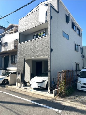 神戸市長田区四番町二丁目中古戸建の外観|あたたかな陽光がお部屋の中にたっぷりと差し込みます。